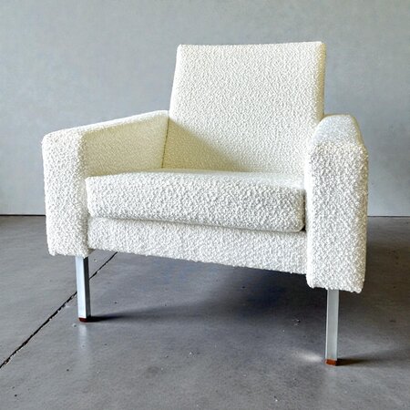 vintage fauteuil met offwhite  boucle stof 